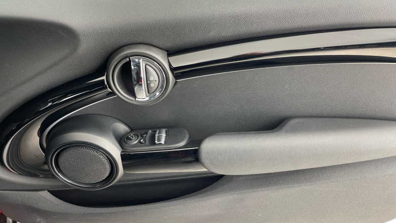 MINI Hatchback 135kW Cooper S Level 2 33kWh 3dr Auto Electric Hatchback